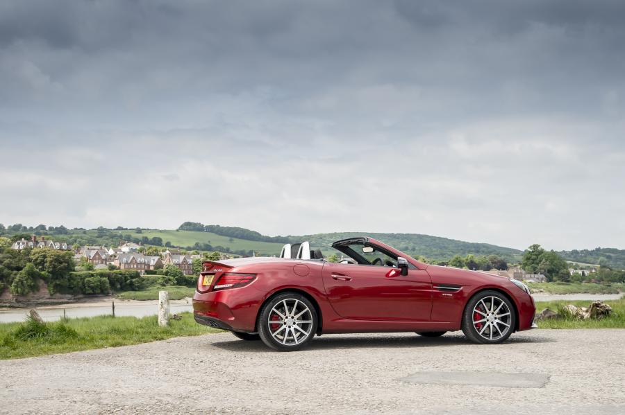  Mercedes-AMG SLC43 2016 года  (UK) (фото 28 из 30)